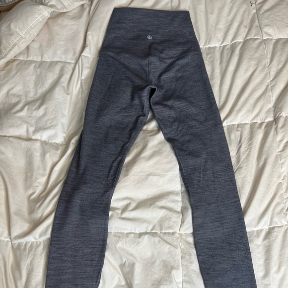 Lululemon Size 2 Gray - Picture 1 of 6